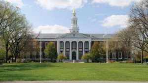Harvard business school: описание учебного процесса и поступления