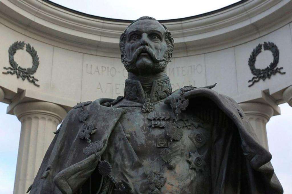 Памятник Александру 2 в Москве