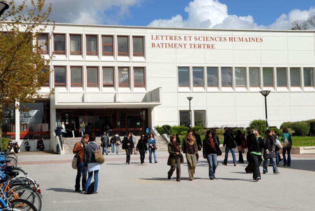 бесплатные университеты франции