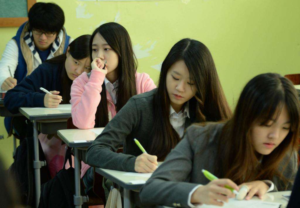 экзамен в корейской школе