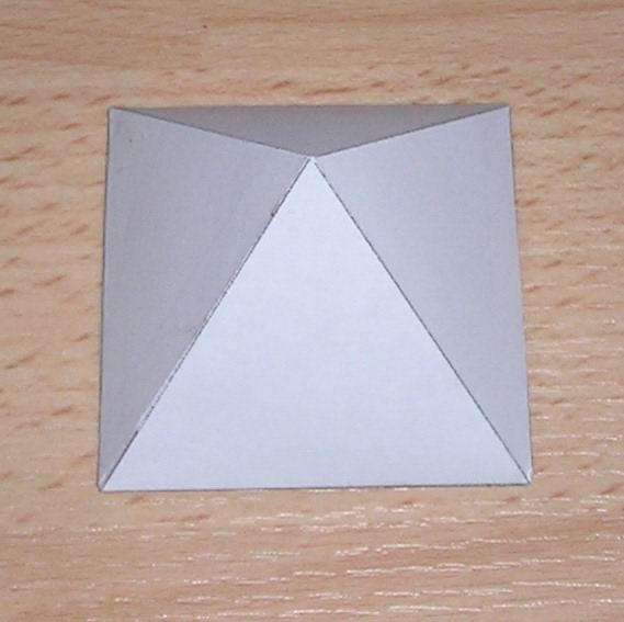 как найти площадь правильной четырехугольной пирамиды