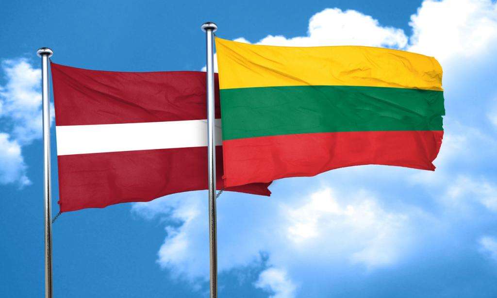 Флаги Латвии и Литвы
