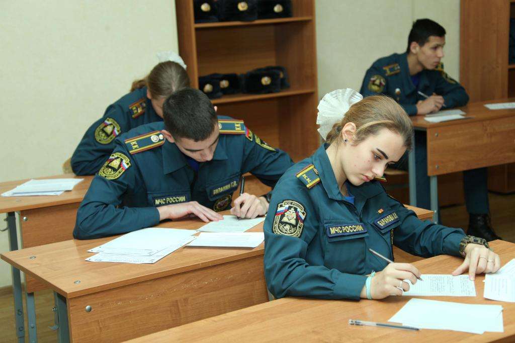 Кадеты пожарно-спасательного корпуса Санкт-Петербурга