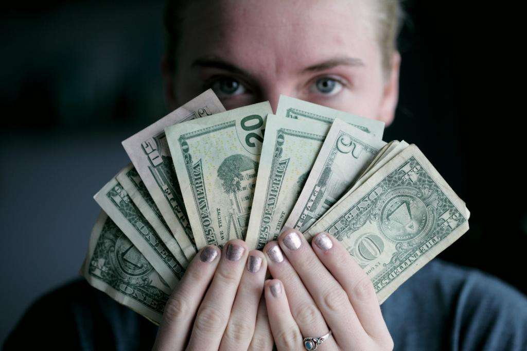 Девушка и деньги