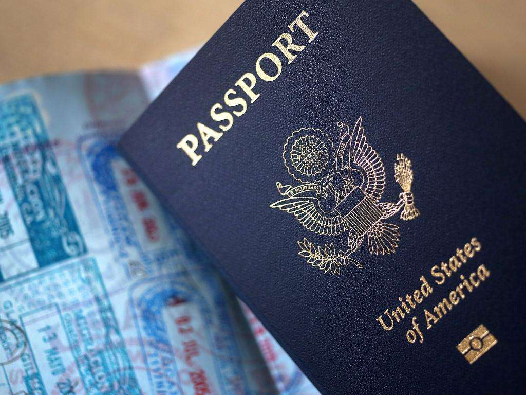 Выдача паспортов