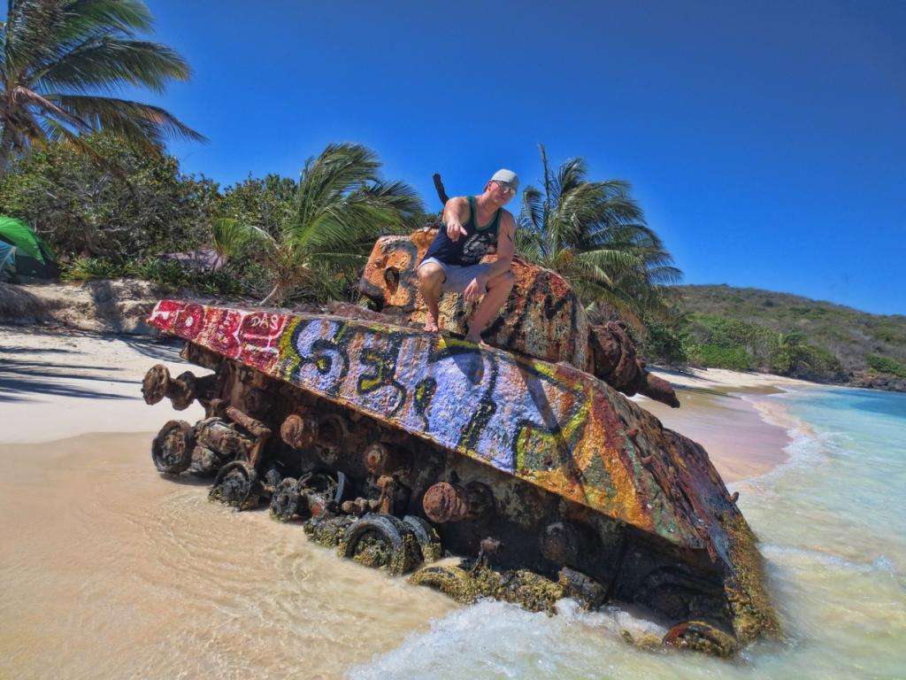 Кладбище танков на пляже Фламенко